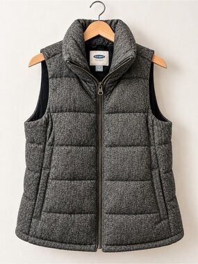 Old Navy Men’s M Heavyweight Wool Blend Herringbone Puffer Vest Gray